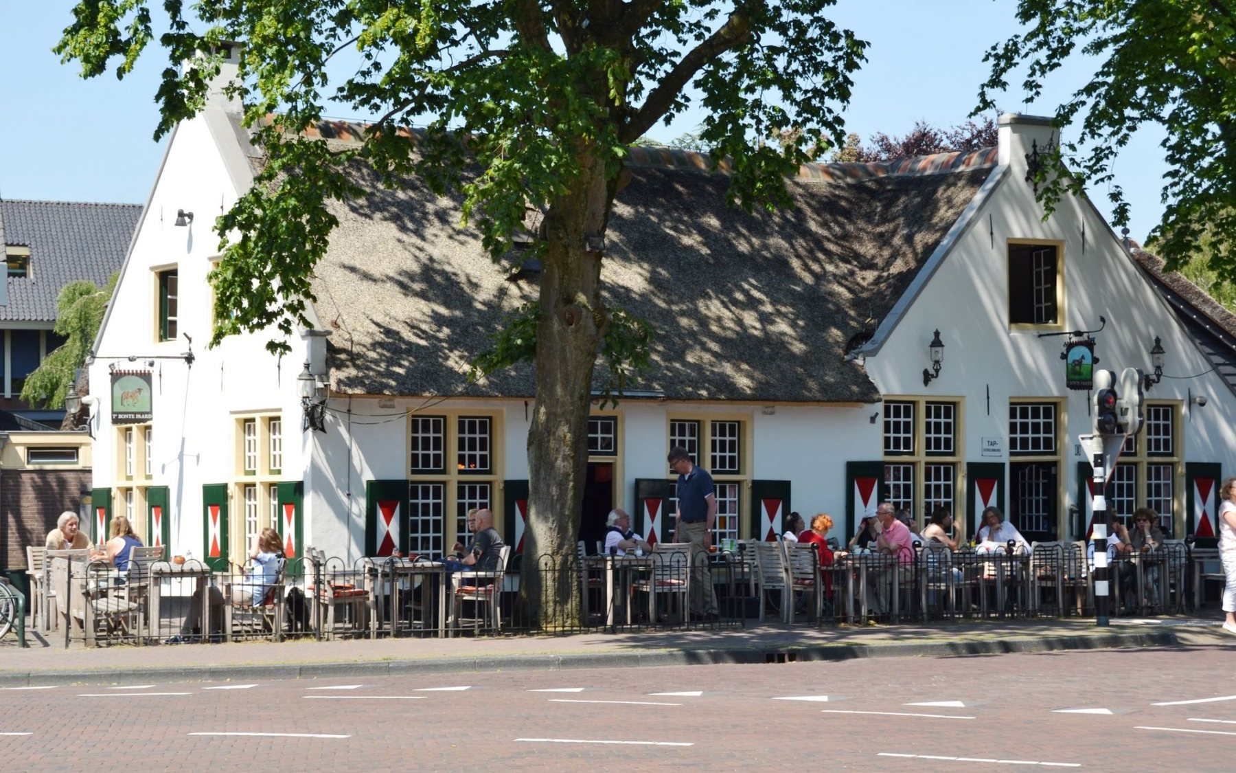 Terras aan de Brink in Laren